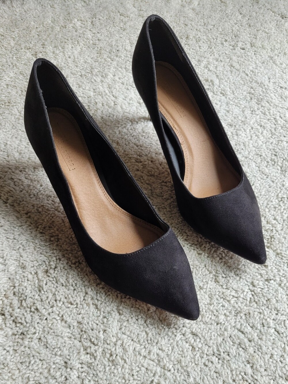 Black Suede Style Pumps Nice Condition 7